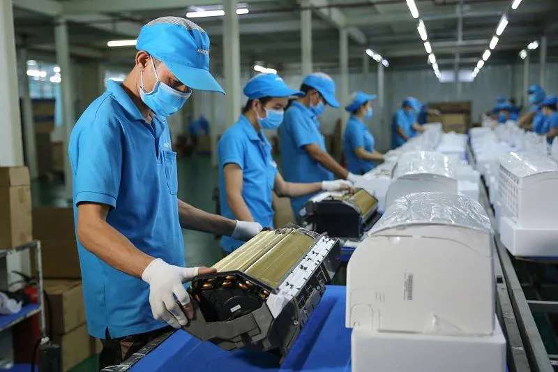 Bộ Tài chính đề xuất nâng giảm trừ gia cảnh lên 15,5 triệu đồng - Ảnh 1.