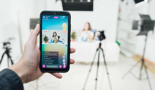Livestream bán hàng phải xác thực danh tính - Ảnh 2.