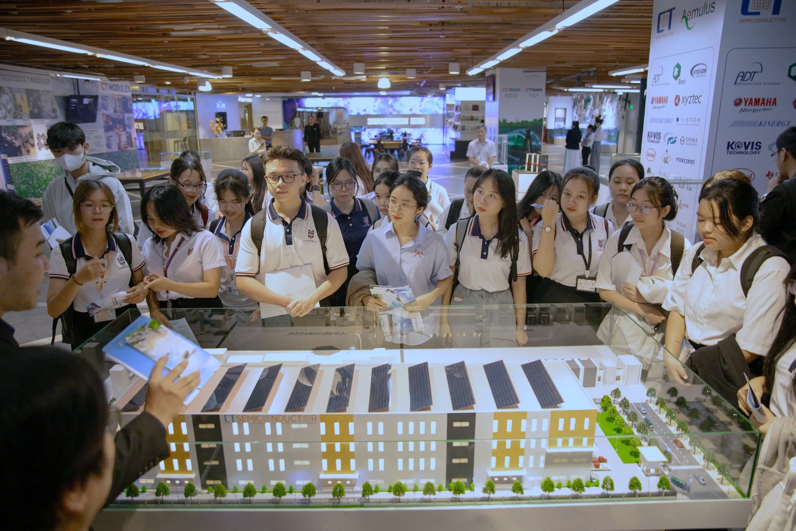 Nền tảng khoa học cơ bản "đâm chồi" những ngành công nghệ mới- Ảnh 2.