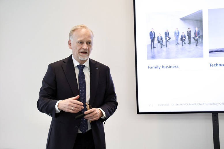 Khuyến khích Tập đoàn TRUMPF mở rộng đầu tư kinh doanh tại Việt Nam- Ảnh 3. Khuyến khích Tập đoàn TRUMPF mở rộng đầu tư kinh doanh tại Việt Nam- Ảnh 3.